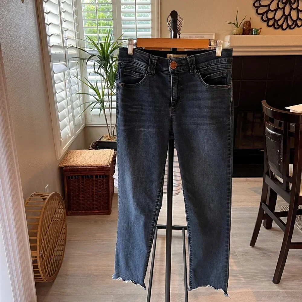 Democracy Jean Womens Size 6 Dark Wash Scalloped Hem Straight Crop Denim